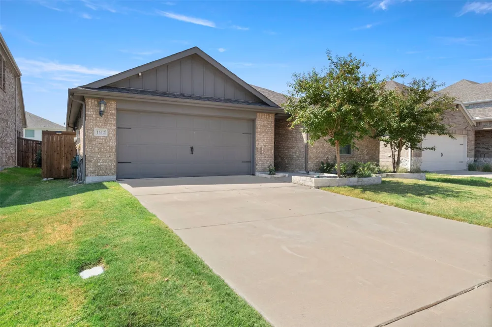 1612 Gold Mine Trail Aubrey, TX 76227