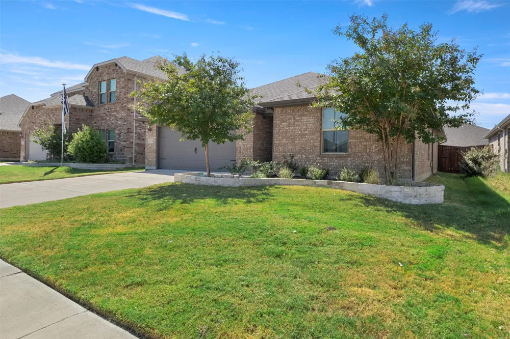 1612 Gold Mine Trail Aubrey, TX 76227