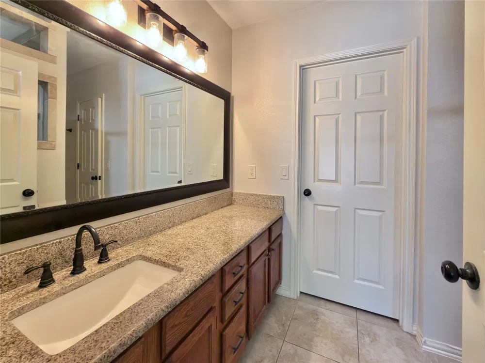 418 Newberry Street Grand Prairie, TX 75052