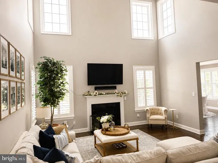 402 GARDENIA Mullica Hill, NJ 08062