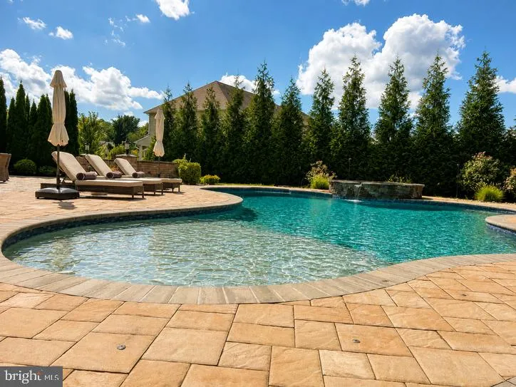 402 GARDENIA Mullica Hill, NJ 08062