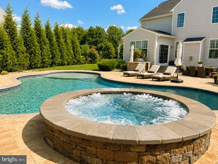 402 GARDENIA Mullica Hill, NJ 08062