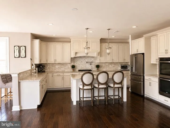 402 GARDENIA Mullica Hill, NJ 08062