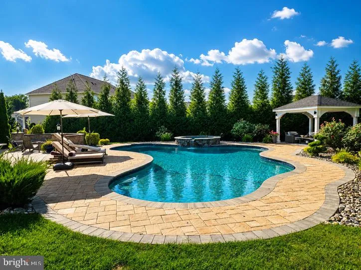 402 GARDENIA Mullica Hill, NJ 08062