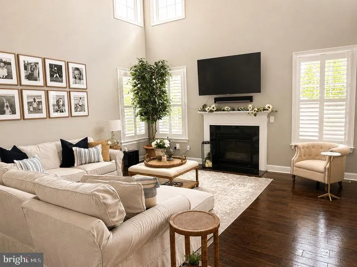 402 GARDENIA Mullica Hill, NJ 08062