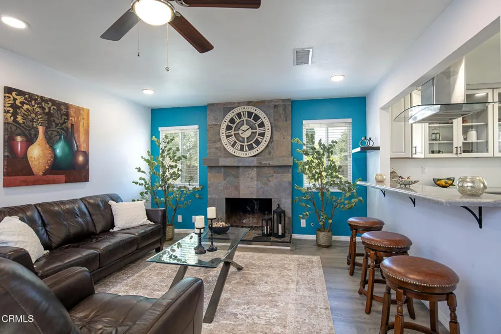 335 W Avenida De Las Flores Thousand Oaks, CA 91360