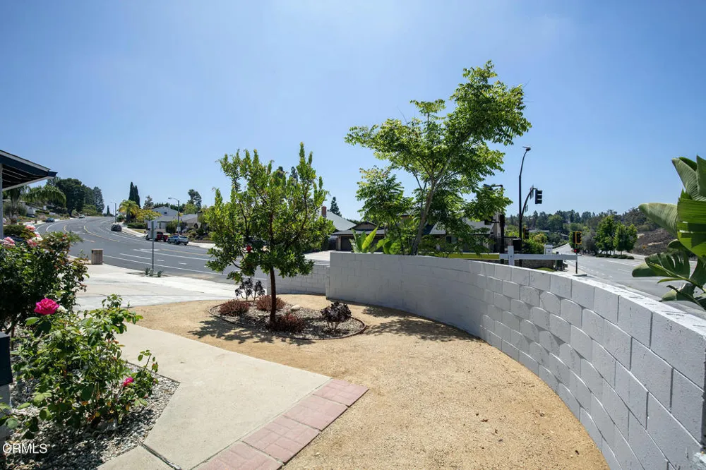 335 W Avenida De Las Flores Thousand Oaks, CA 91360
