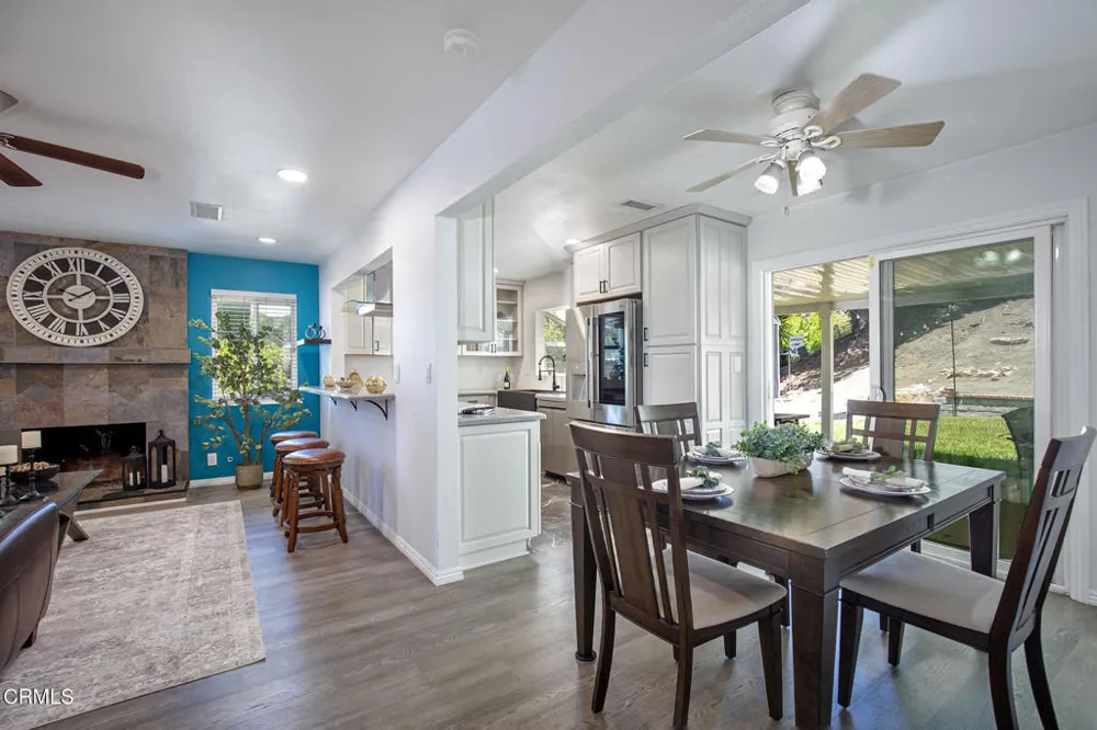 335 W Avenida De Las Flores Thousand Oaks, CA 91360