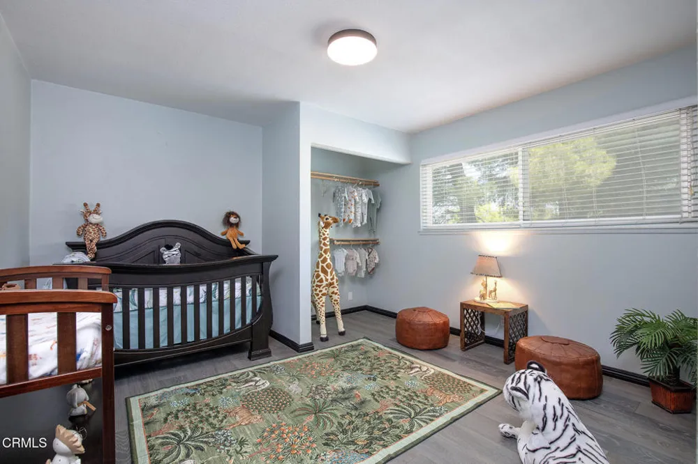 335 W Avenida De Las Flores Thousand Oaks, CA 91360