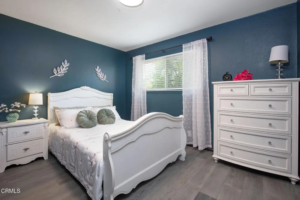 335 W Avenida De Las Flores Thousand Oaks, CA 91360
