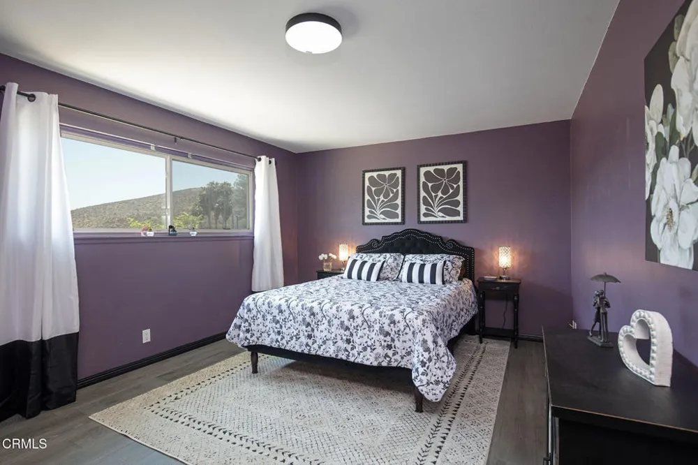 335 W Avenida De Las Flores Thousand Oaks, CA 91360