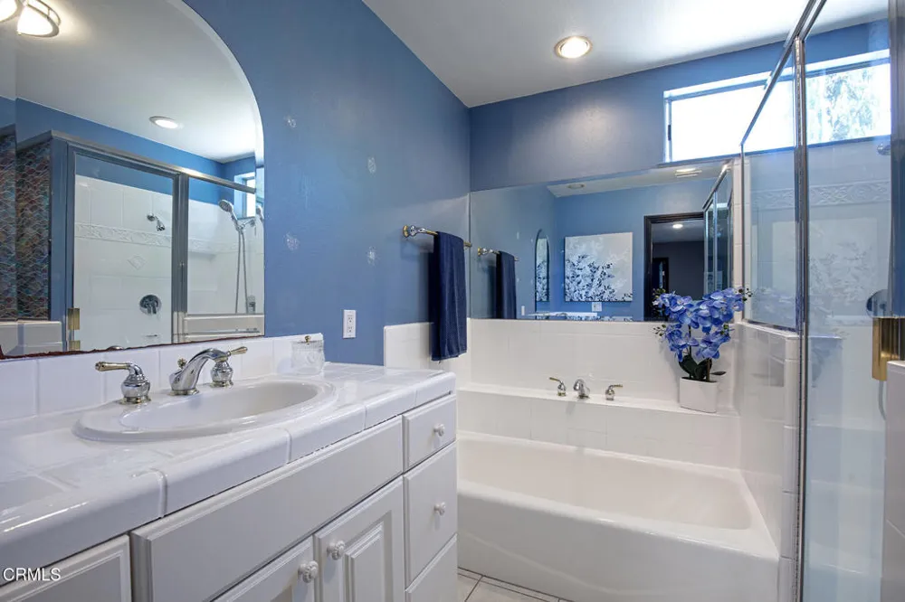 335 W Avenida De Las Flores Thousand Oaks, CA 91360