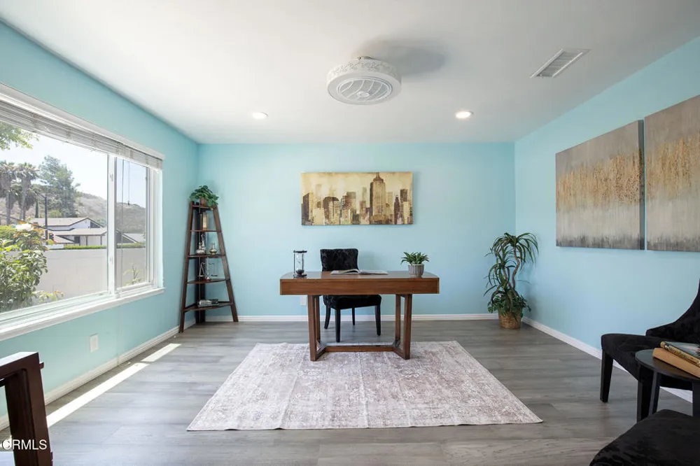 335 W Avenida De Las Flores Thousand Oaks, CA 91360