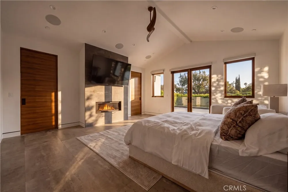 23262 Gonzales Drive Woodland Hills, CA 91367