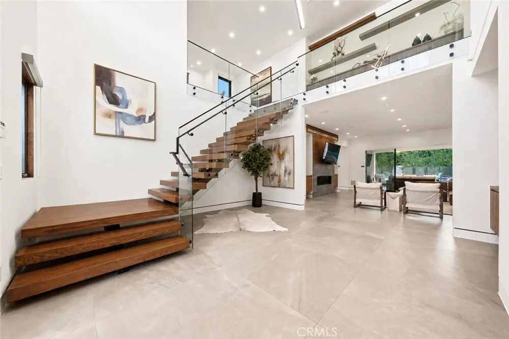 23262 Gonzales Drive Woodland Hills, CA 91367