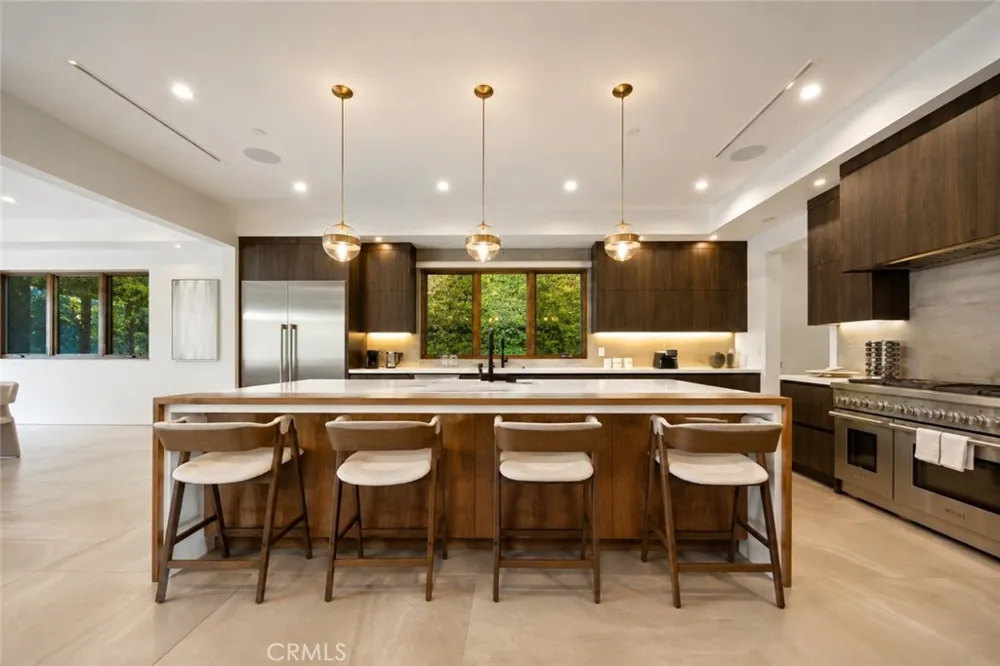 23262 Gonzales Drive Woodland Hills, CA 91367