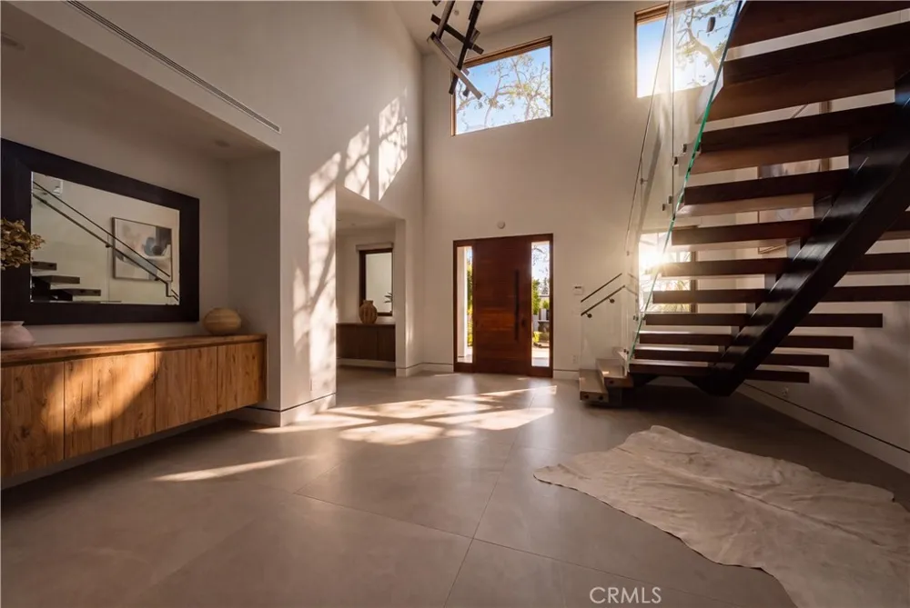 23262 Gonzales Drive Woodland Hills, CA 91367