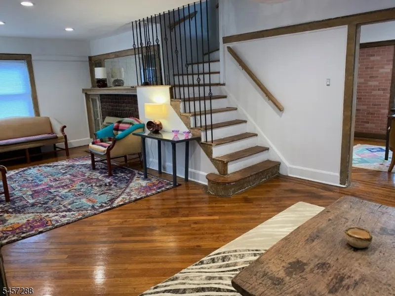 97 Elliot Pl East Orange City, NJ 07018