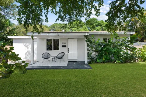 1544 NW 5th Avenue