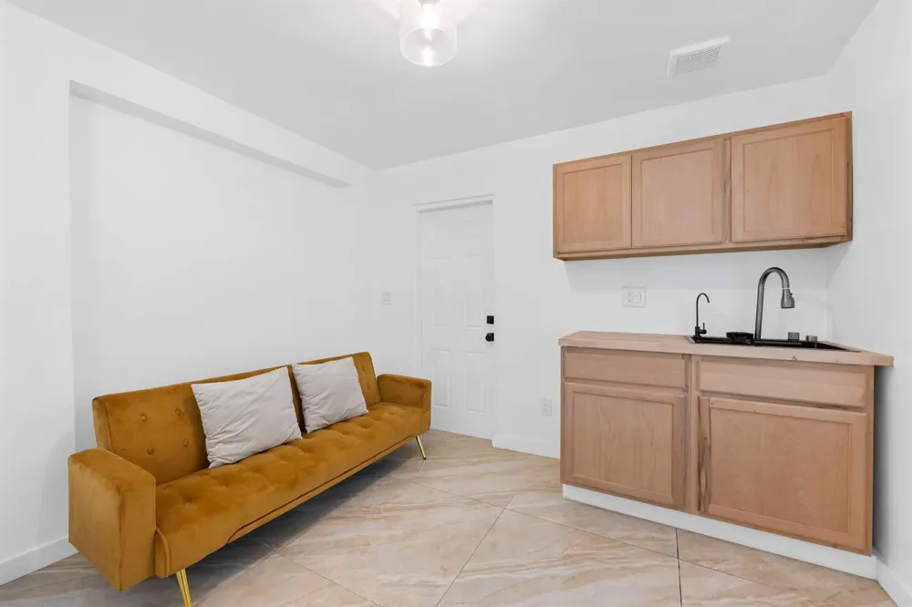1544 NW 5th Avenue Fort Lauderdale, FL 33311