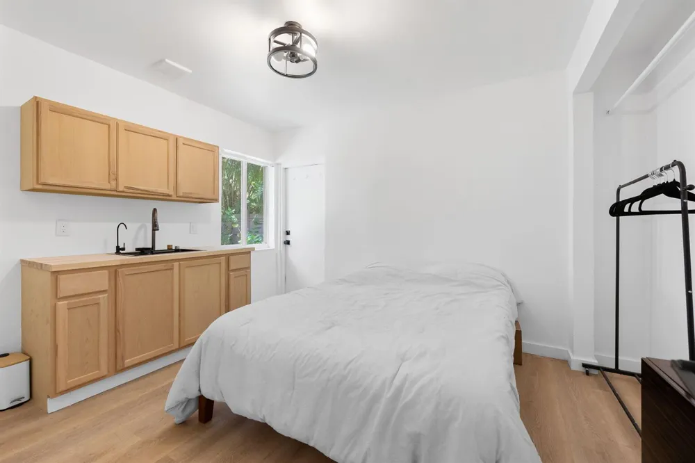 1544 NW 5th Avenue Fort Lauderdale, FL 33311