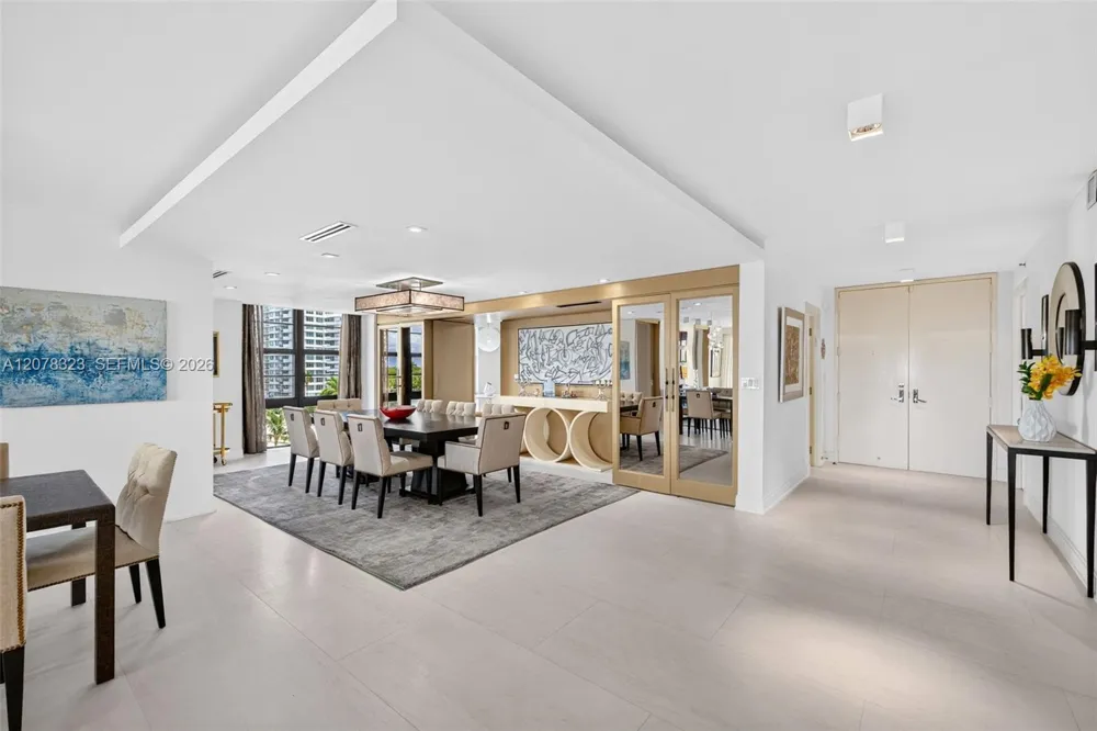 5500 Collins Ave #702 Miami Beach, FL 33140