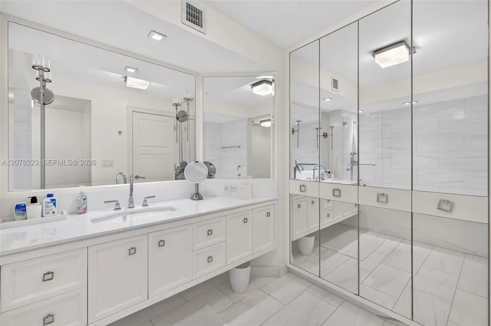 5500 Collins Ave #702 Miami Beach, FL 33140