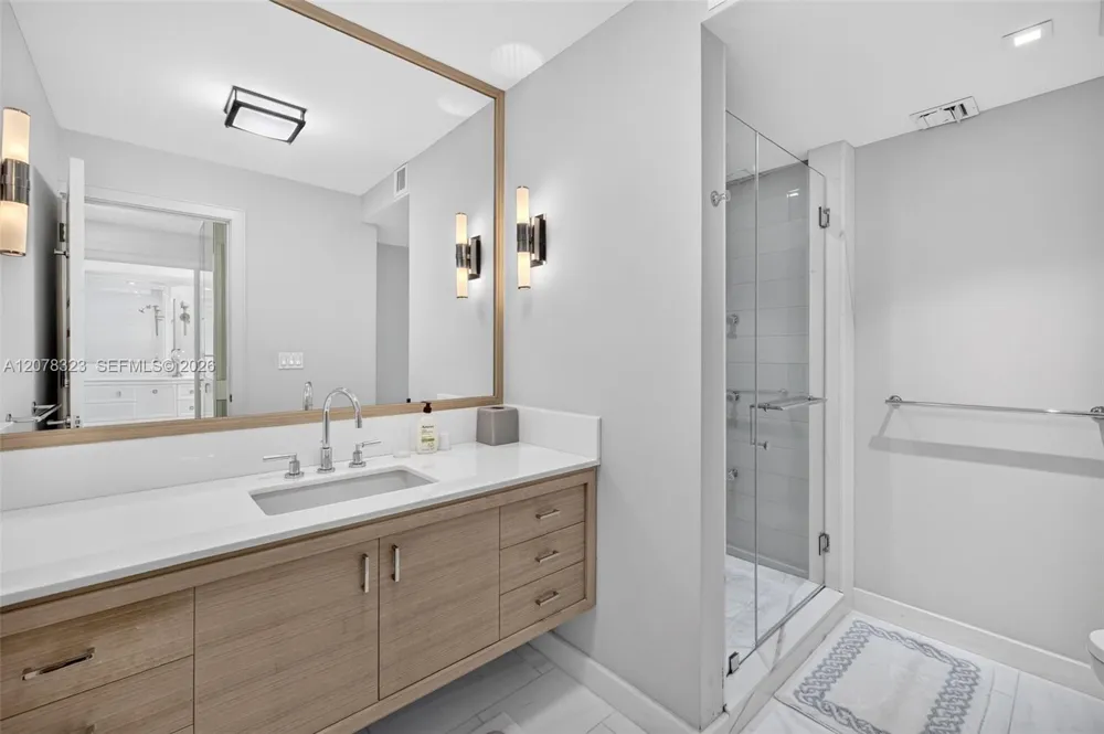 5500 Collins Ave #702 Miami Beach, FL 33140