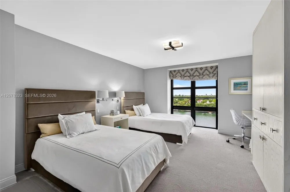 5500 Collins Ave #702 Miami Beach, FL 33140
