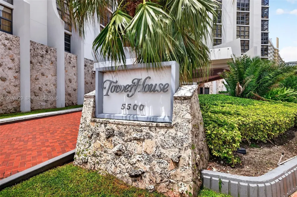 5500 Collins Ave #702 Miami Beach, FL 33140