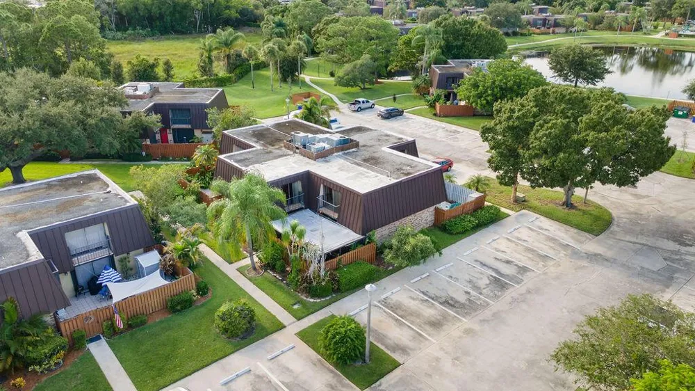 6431 SE WINDSONG LANE #117 Stuart, FL 34997