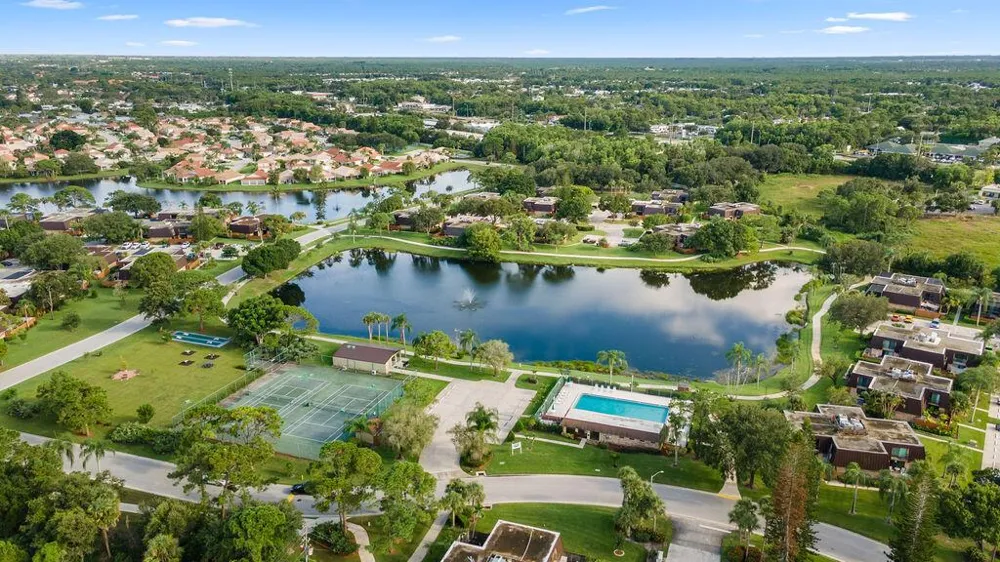 6431 SE WINDSONG LANE #117 Stuart, FL 34997