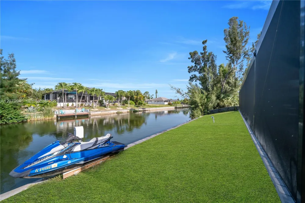 2127 SW 17TH PL Cape Coral, FL 33991