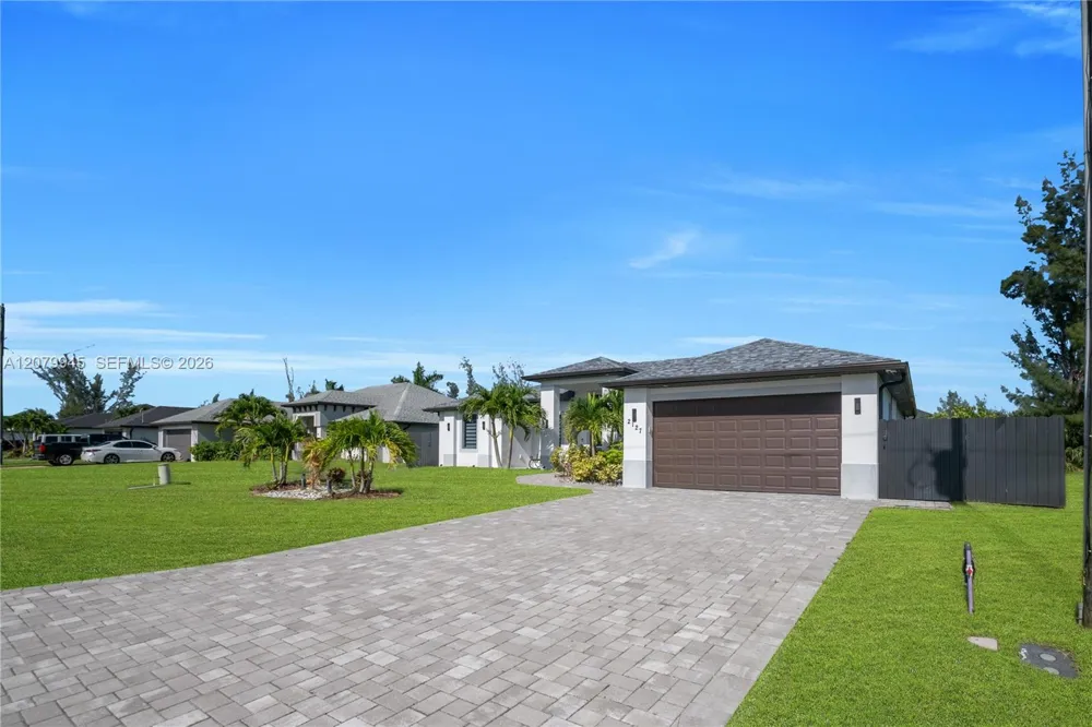 2127 SW 17TH PL Cape Coral, FL 33991