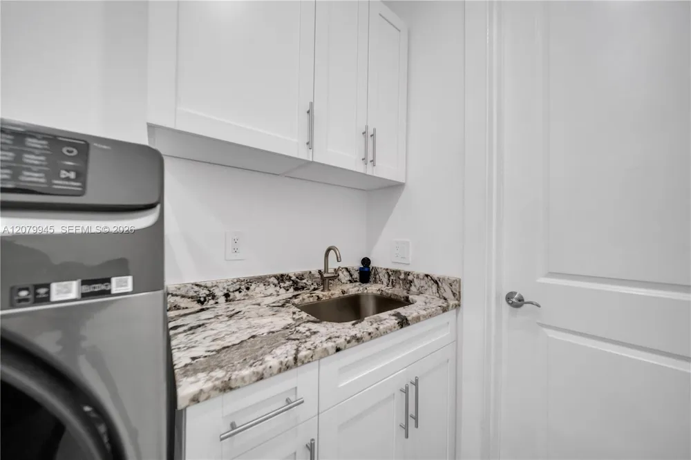 2127 SW 17TH PL Cape Coral, FL 33991