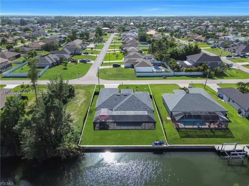 2127 SW 17TH PL Cape Coral, FL 33991