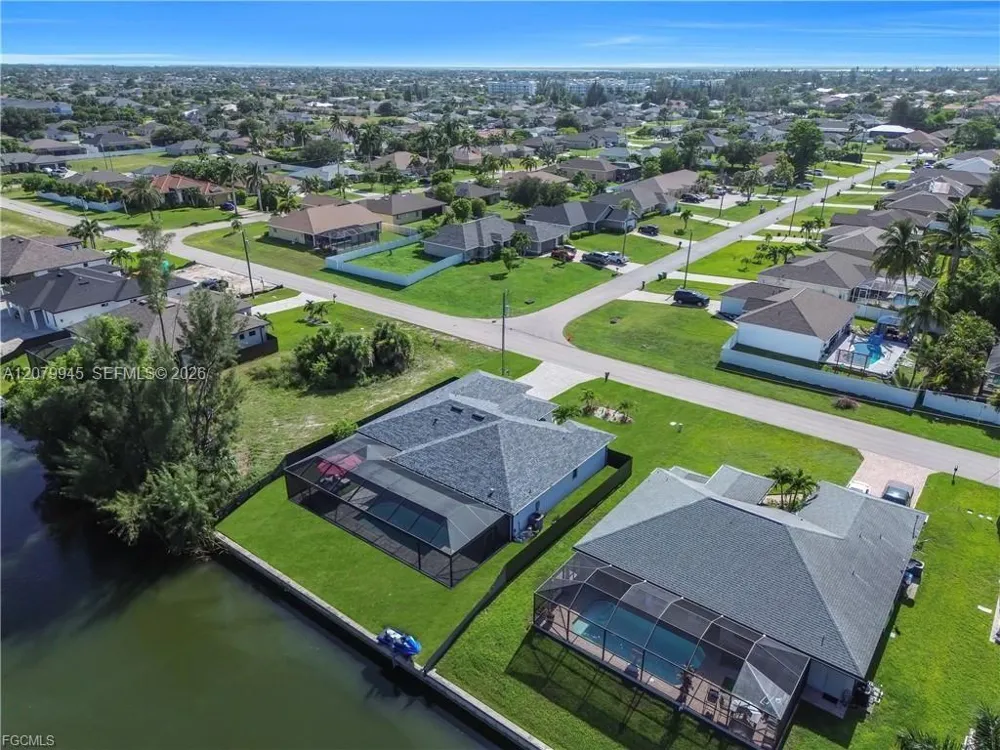 2127 SW 17TH PL Cape Coral, FL 33991