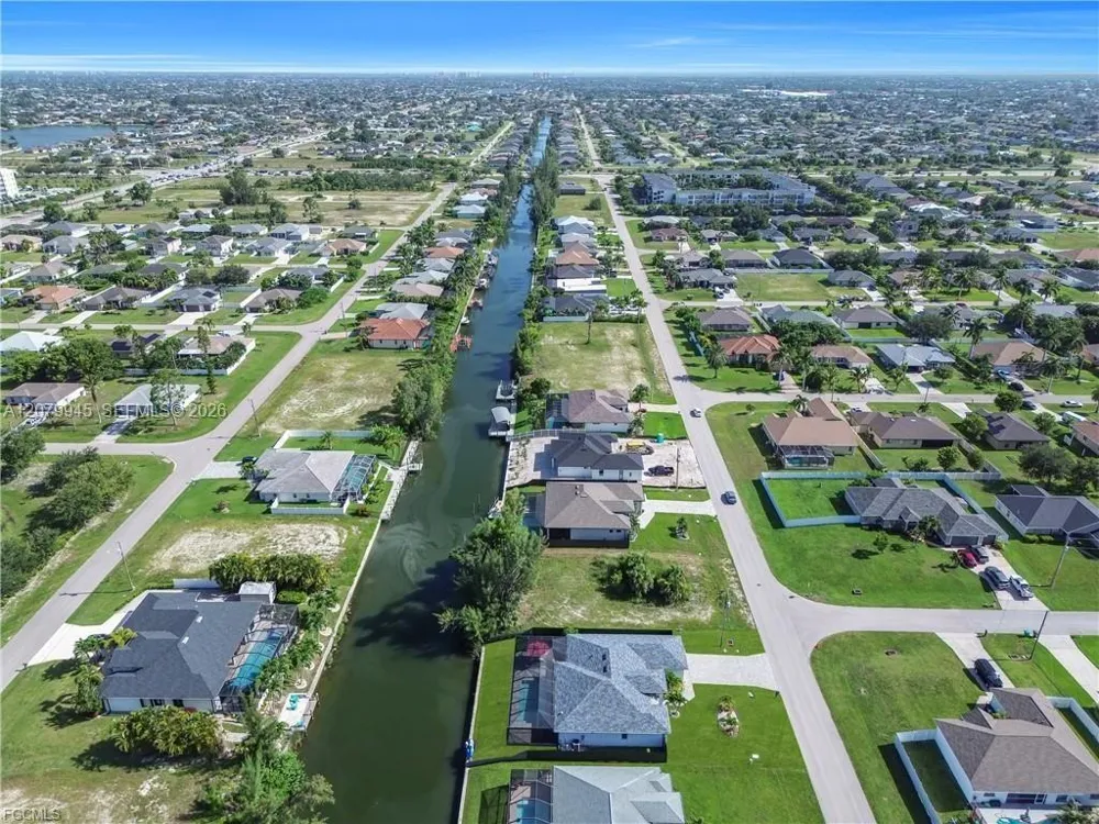 2127 SW 17TH PL Cape Coral, FL 33991