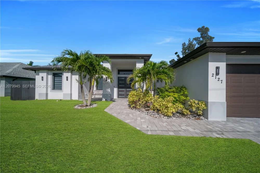 2127 SW 17TH PL Cape Coral, FL 33991