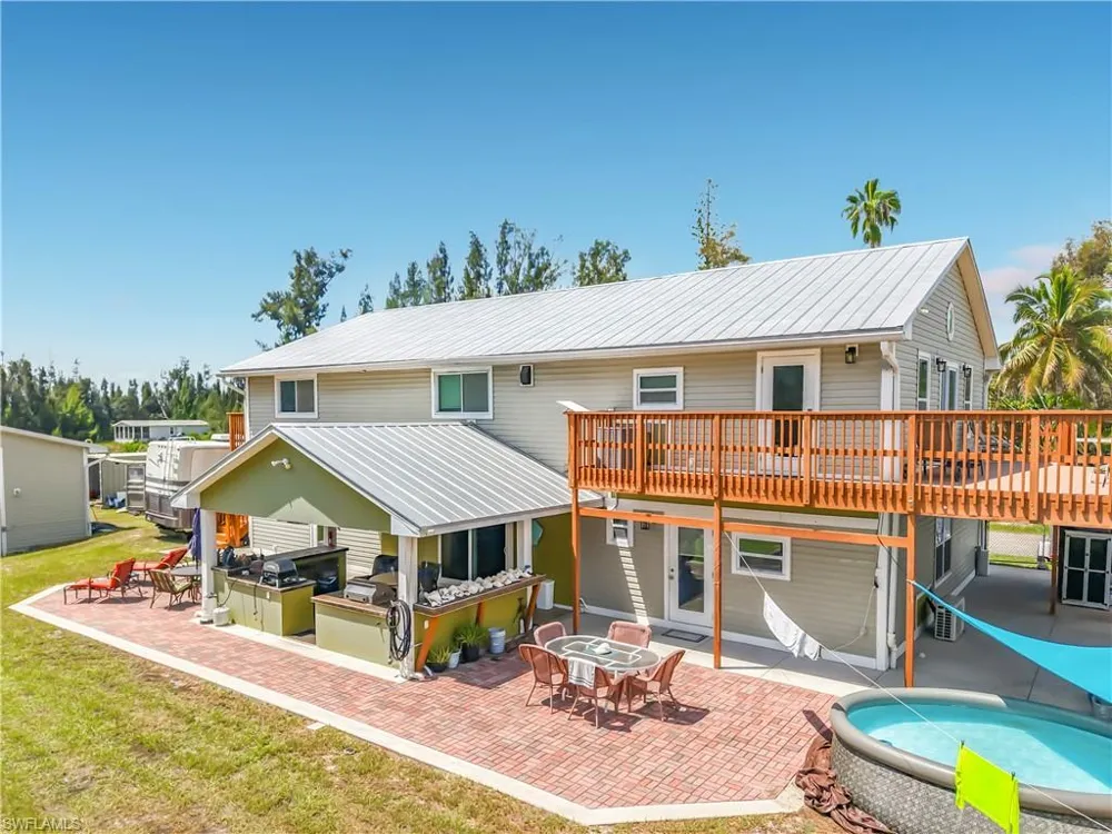 11870 Pompano Avenue Cape Coral, FL 33991