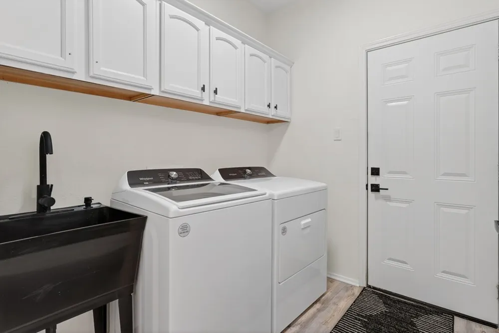 405 Cascades Rockport, TX 78382