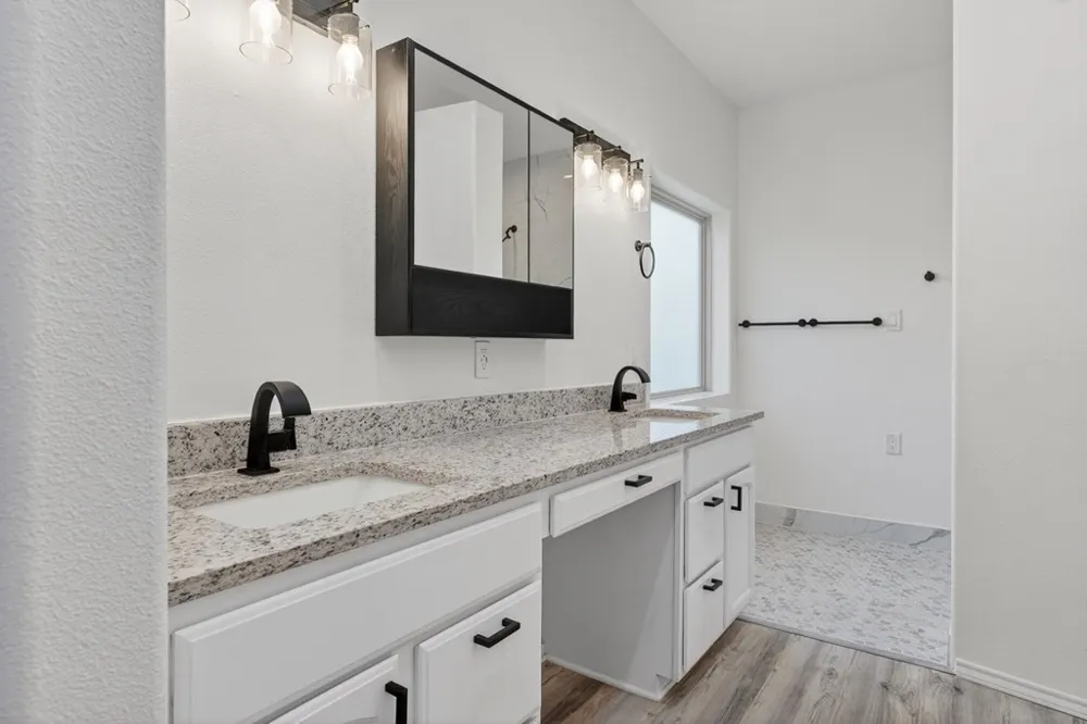405 Cascades Rockport, TX 78382