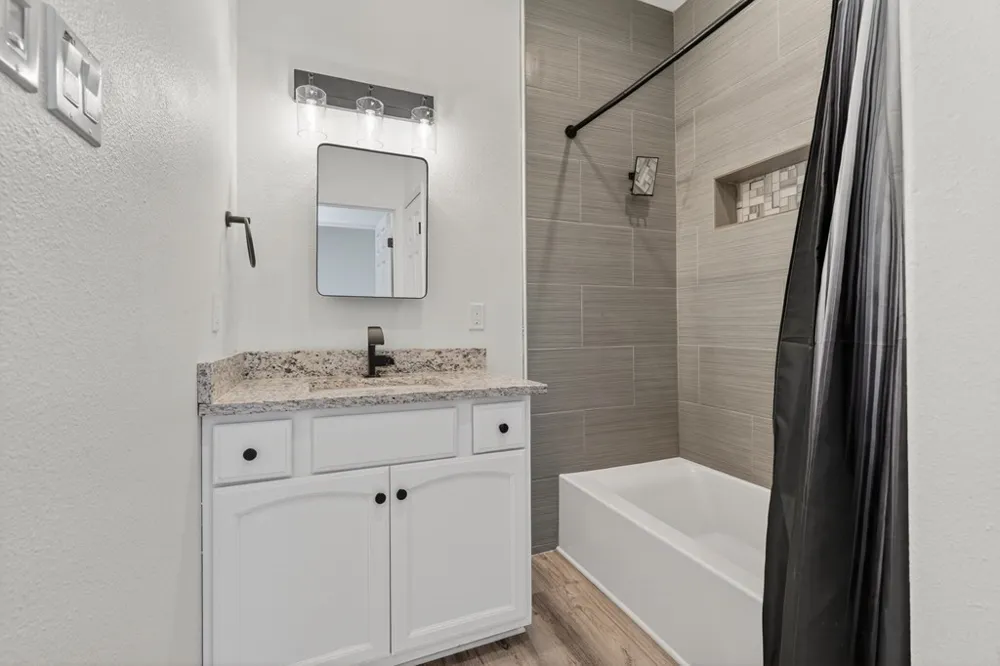 405 Cascades Rockport, TX 78382