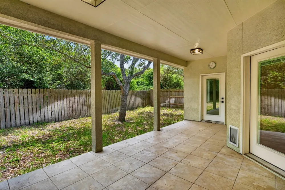 405 Cascades Rockport, TX 78382