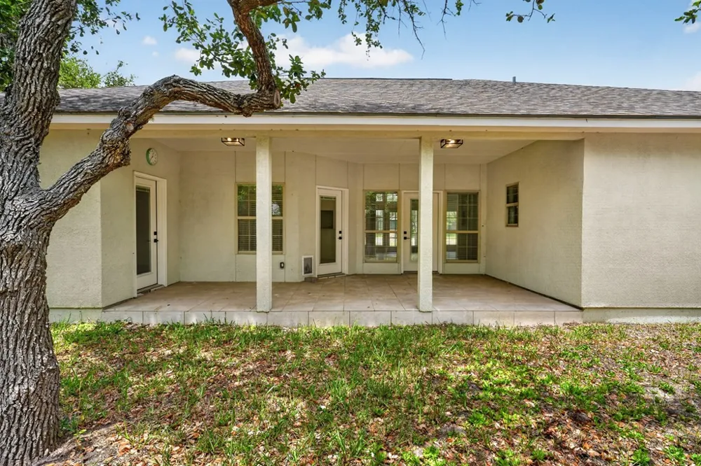 405 Cascades Rockport, TX 78382