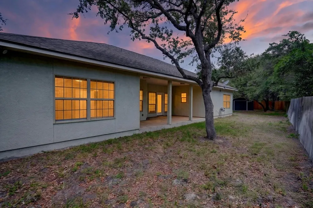 405 Cascades Rockport, TX 78382