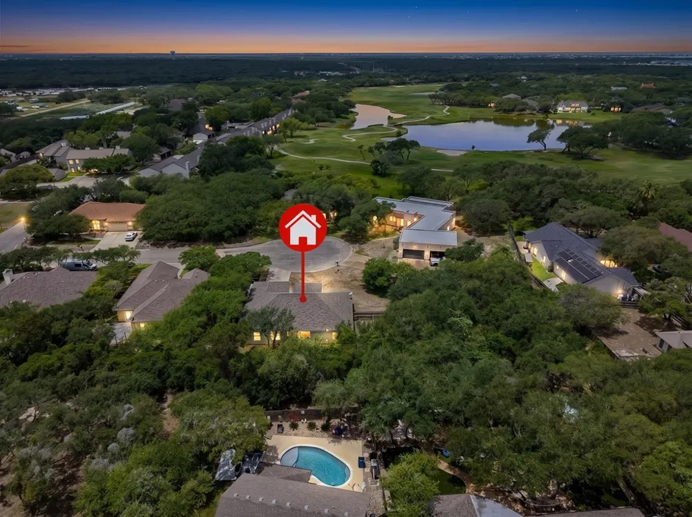 405 Cascades Rockport, TX 78382