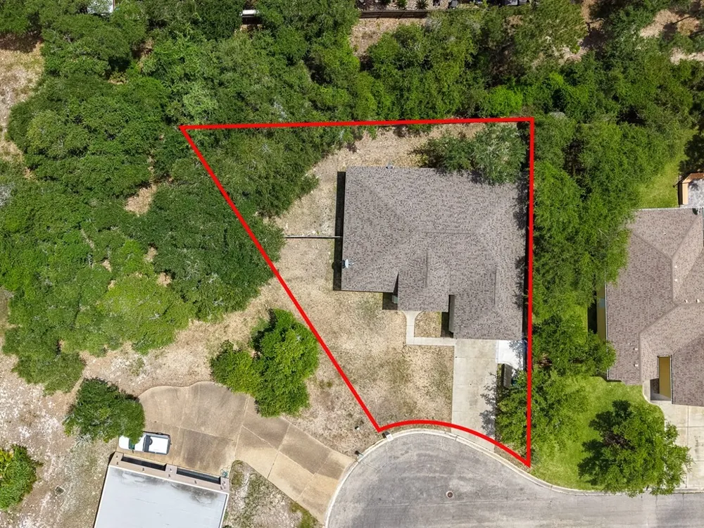 405 Cascades Rockport, TX 78382