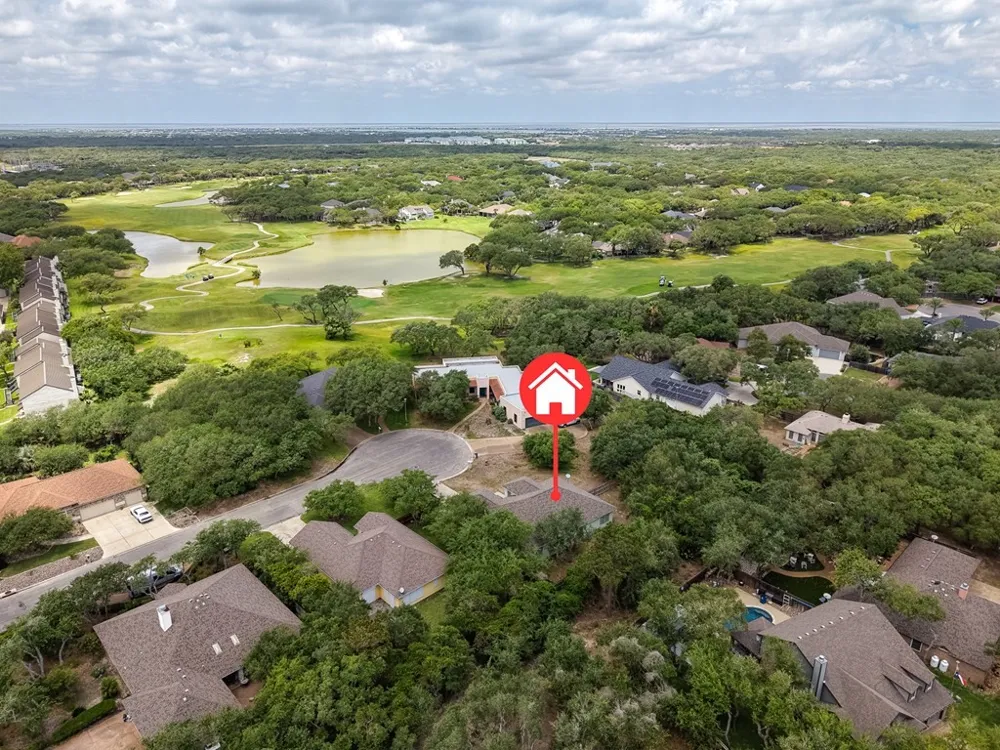 405 Cascades Rockport, TX 78382