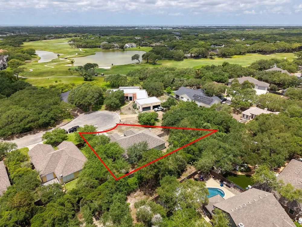 405 Cascades Rockport, TX 78382